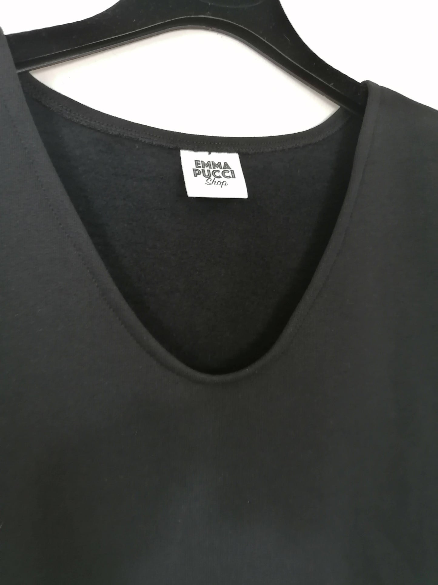 Abito nero sempreverde