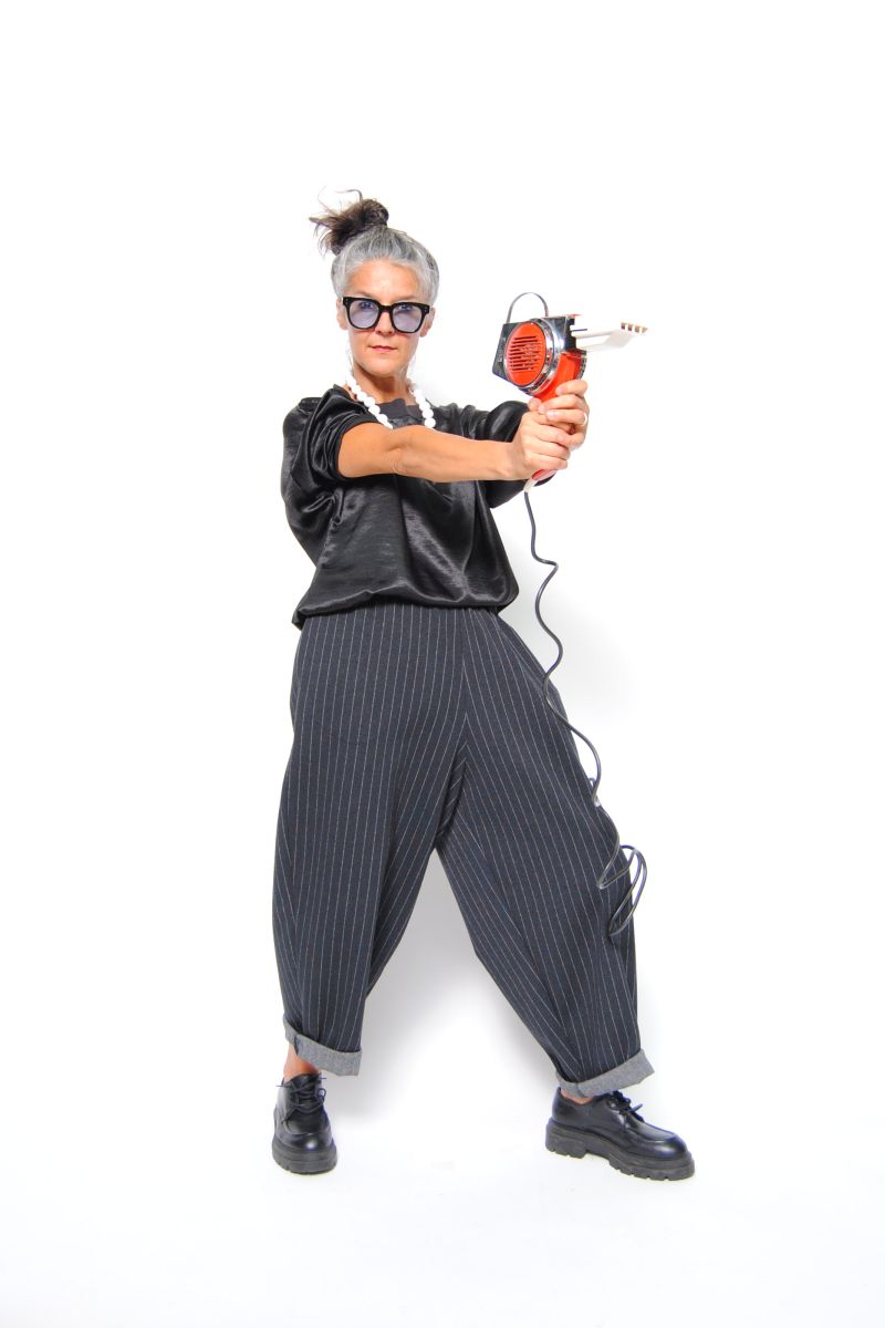 Pantalone gessato forma carota